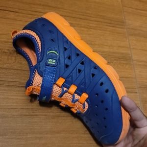 Stride rite made 2 play